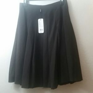 Akris 100% Wool Black Pleated Skirt sz 6 NWT